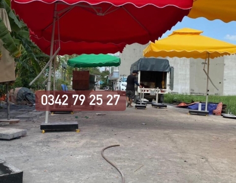 Dù Che Ngoài Trời